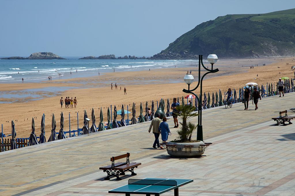 Apartamentos Egona Zarautz Sobre El Mar Exterior foto